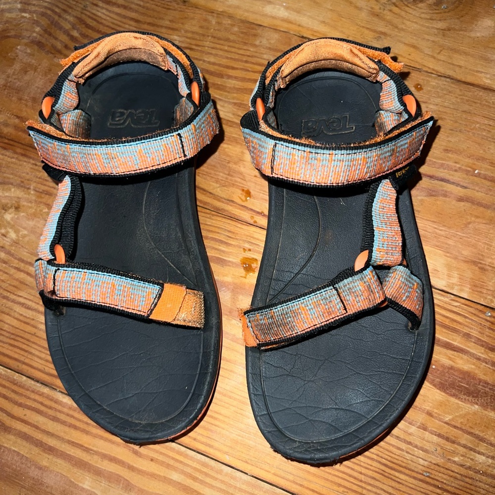 Boys Teva hiking sandals sz 1
